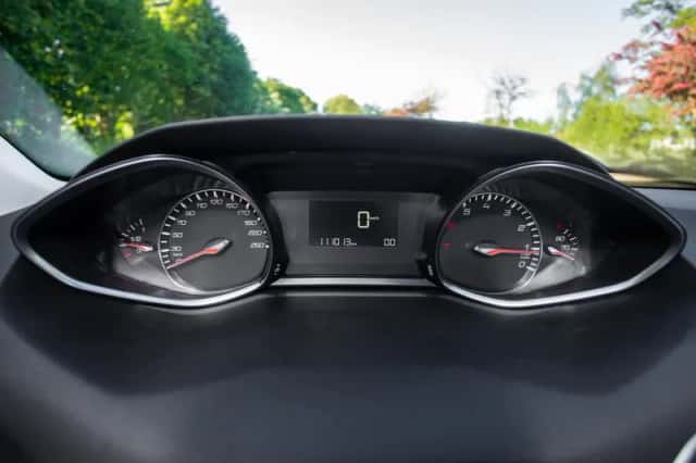 Peugeot 308 (2017) thumbnail 19