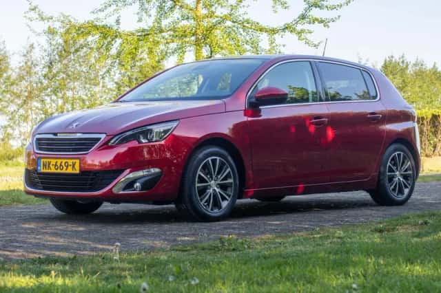 Peugeot 308 (2017) thumbnail 3