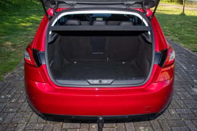 Peugeot 308 (2017) thumbnail 21