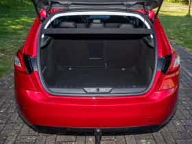 Peugeot 308 (2017) thumbnail 21