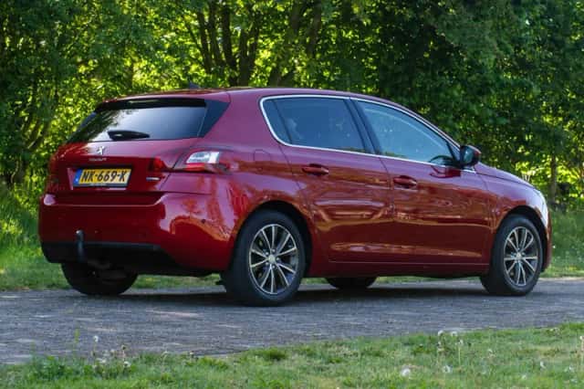 Peugeot 308 (2017) thumbnail 4