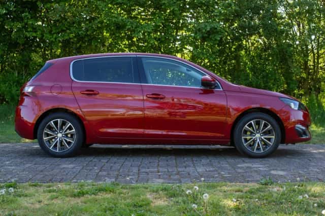 Peugeot 308 (2017) thumbnail 6