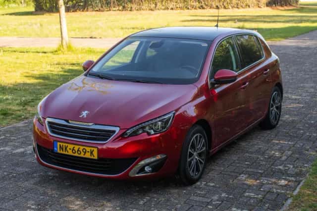 Peugeot 308 (2017) thumbnail 8
