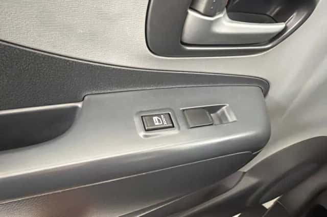 Suzuki Alto (2011) thumbnail 12