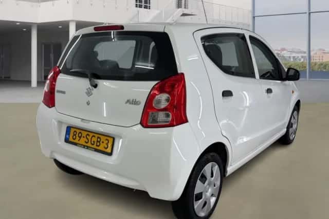 Suzuki Alto (2011) thumbnail 3