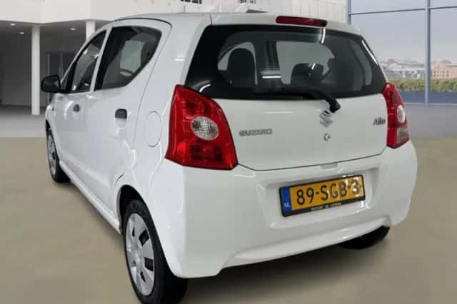 Suzuki Alto (2011) thumbnail 4