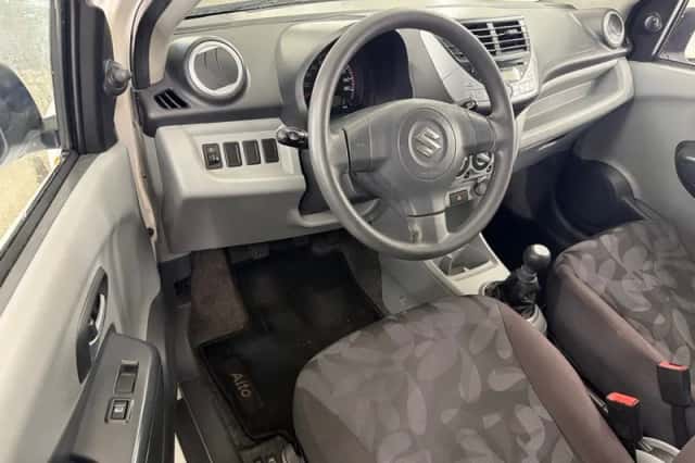 Suzuki Alto (2011) thumbnail 5