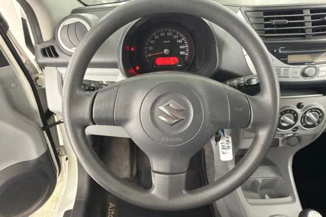Suzuki Alto (2011) thumbnail 10