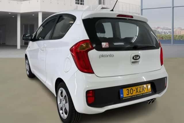 Kia Picanto (2012) thumbnail 4