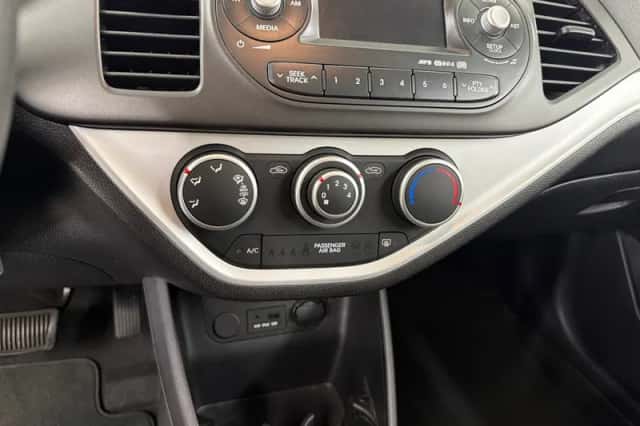 Kia Picanto (2012) thumbnail 9
