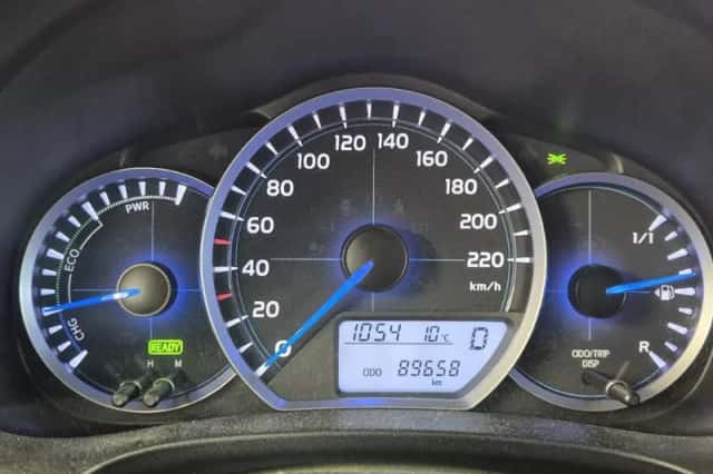 Toyota Yaris (2012) thumbnail 13