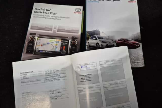 Toyota Yaris (2012) thumbnail 22