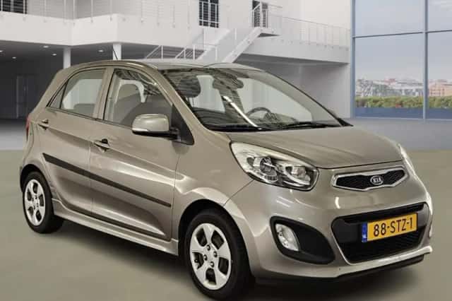 Kia Picanto (2011) thumbnail 2