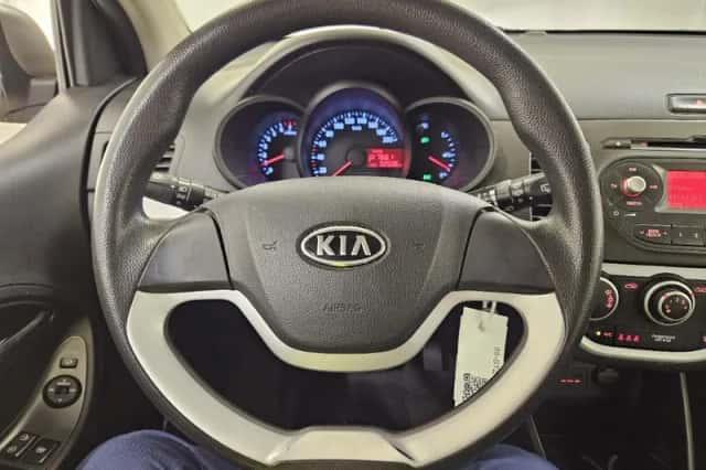 Kia Picanto (2011) thumbnail 12