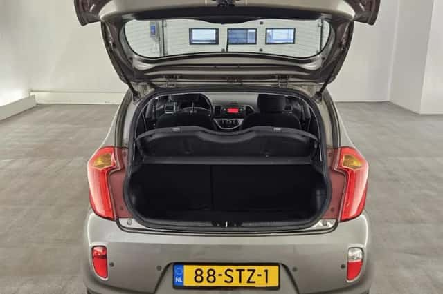 Kia Picanto (2011) thumbnail 16