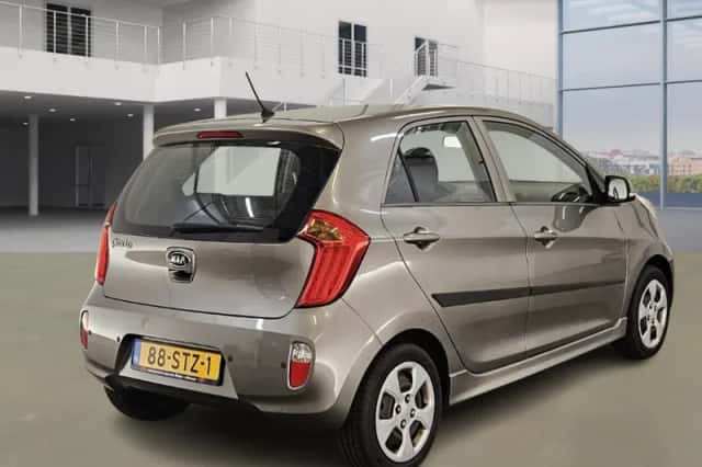 Kia Picanto (2011) thumbnail 3