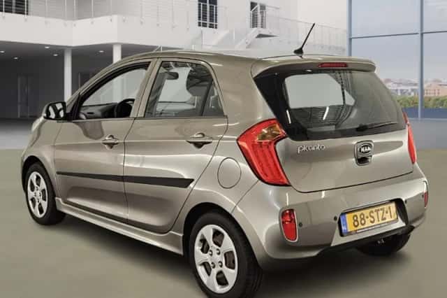 Kia Picanto (2011) thumbnail 4