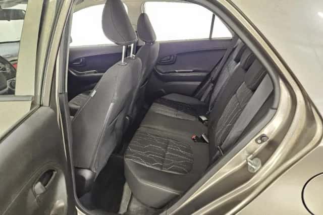 Kia Picanto (2011) thumbnail 7