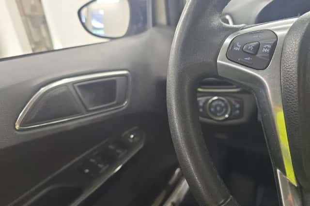 Ford B-Max (2012) thumbnail 9