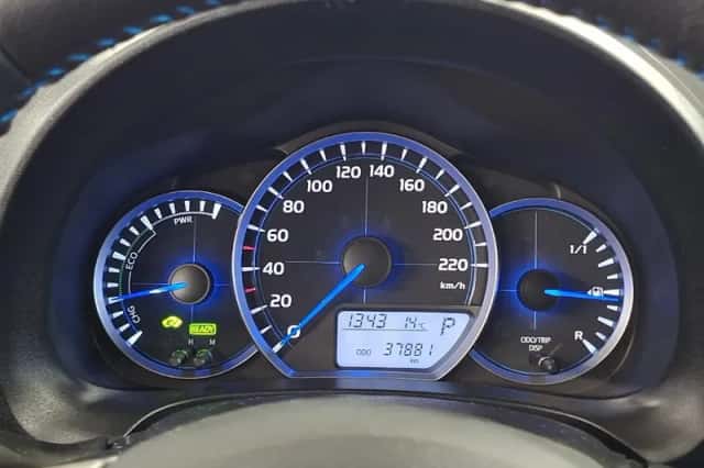 Toyota Yaris (2012) thumbnail 11