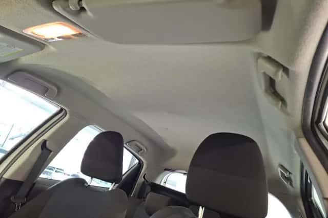 Toyota Yaris (2012) thumbnail 16