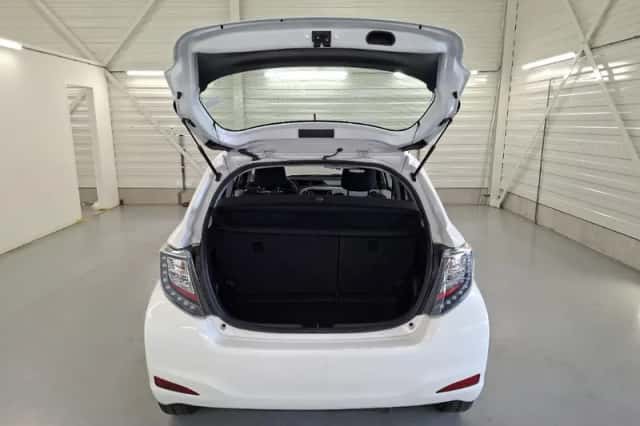 Toyota Yaris (2012) thumbnail 17