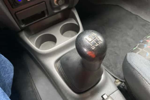 Mazda 323 (1998) thumbnail 12
