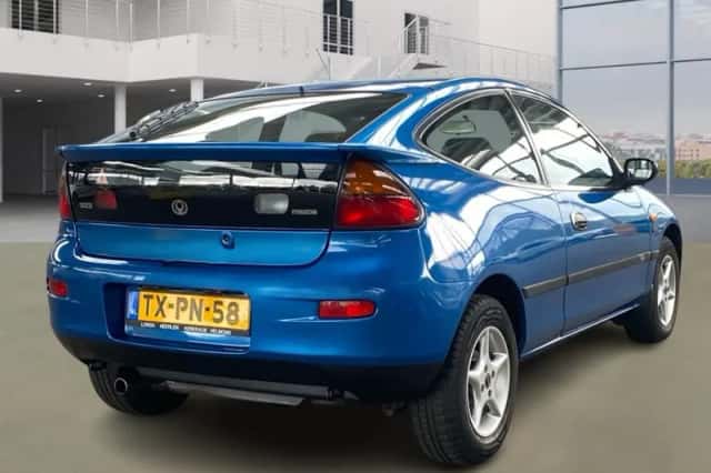 Mazda 323 (1998) thumbnail 3