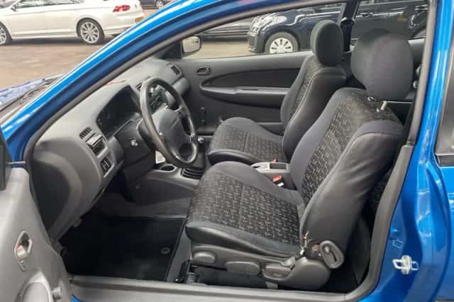 Mazda 323 (1998) thumbnail 5