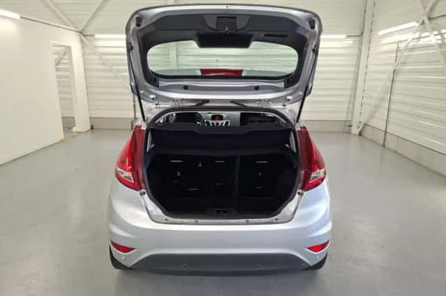 Ford Fiesta (2011) thumbnail 15