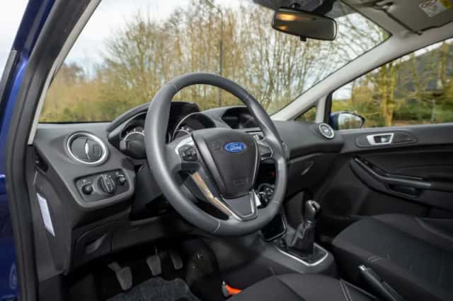 Ford Fiesta (2014) thumbnail 12