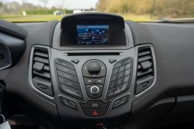 Ford Fiesta (2014) thumbnail 17