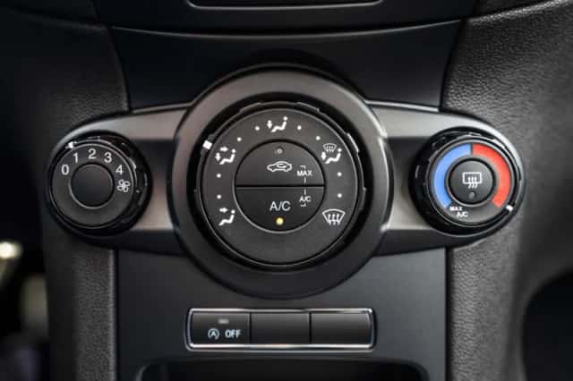 Ford Fiesta (2014) thumbnail 18