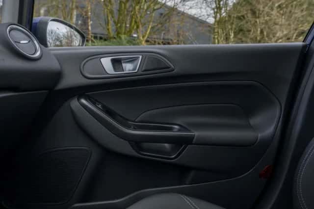 Ford Fiesta (2014) thumbnail 21