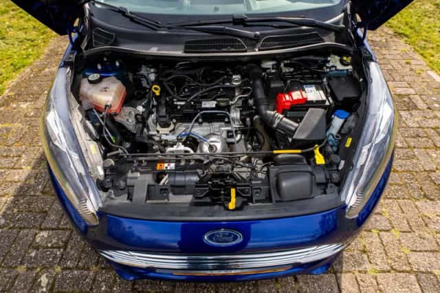 Ford Fiesta (2014) thumbnail 24