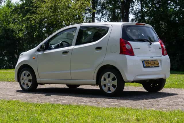 Suzuki Alto (2011) thumbnail 5