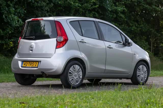 Opel Agila (2012) thumbnail 4