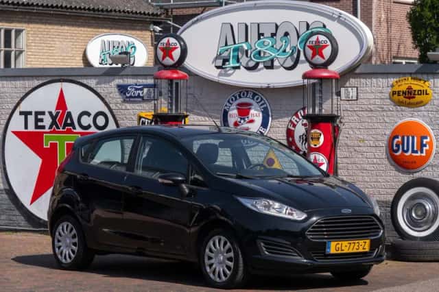Ford Fiesta (2015) thumbnail 1