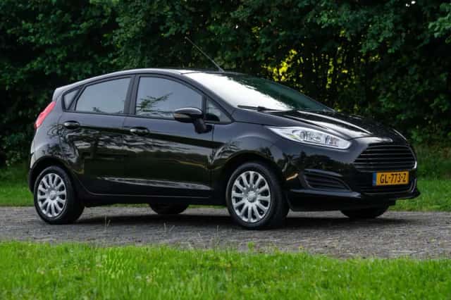 Ford Fiesta (2015) thumbnail 2