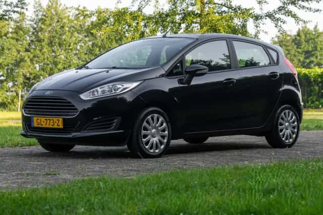 Ford Fiesta (2015) thumbnail 3