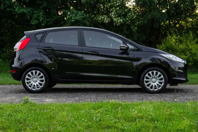 Ford Fiesta (2015) thumbnail 6