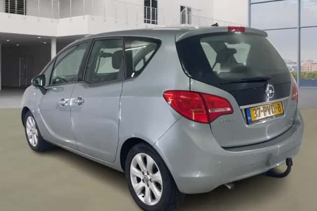 Opel Meriva (2011) thumbnail 4