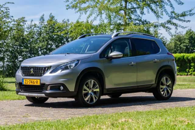 Peugeot 2008 (2019) thumbnail 3