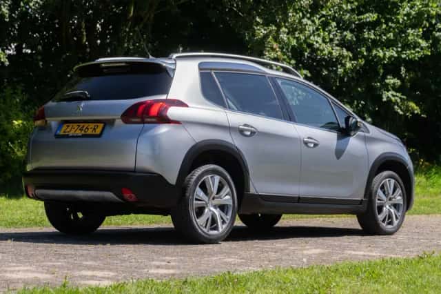 Peugeot 2008 (2019) thumbnail 4
