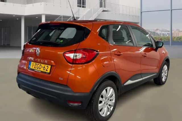 Renault Captur (2015) thumbnail 3