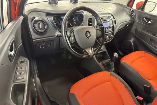 Renault Captur (2015) thumbnail 5
