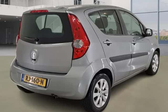 Opel Agila (2013) thumbnail 3
