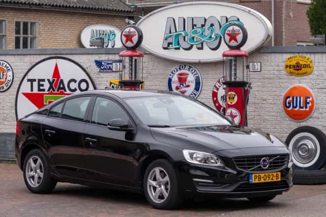 Volvo S60 (2017) thumbnail 1