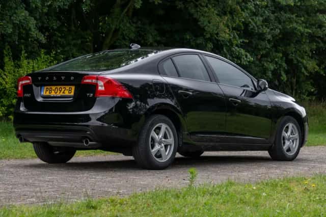 Volvo S60 (2017) thumbnail 4