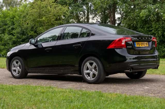 Volvo S60 (2017) thumbnail 5